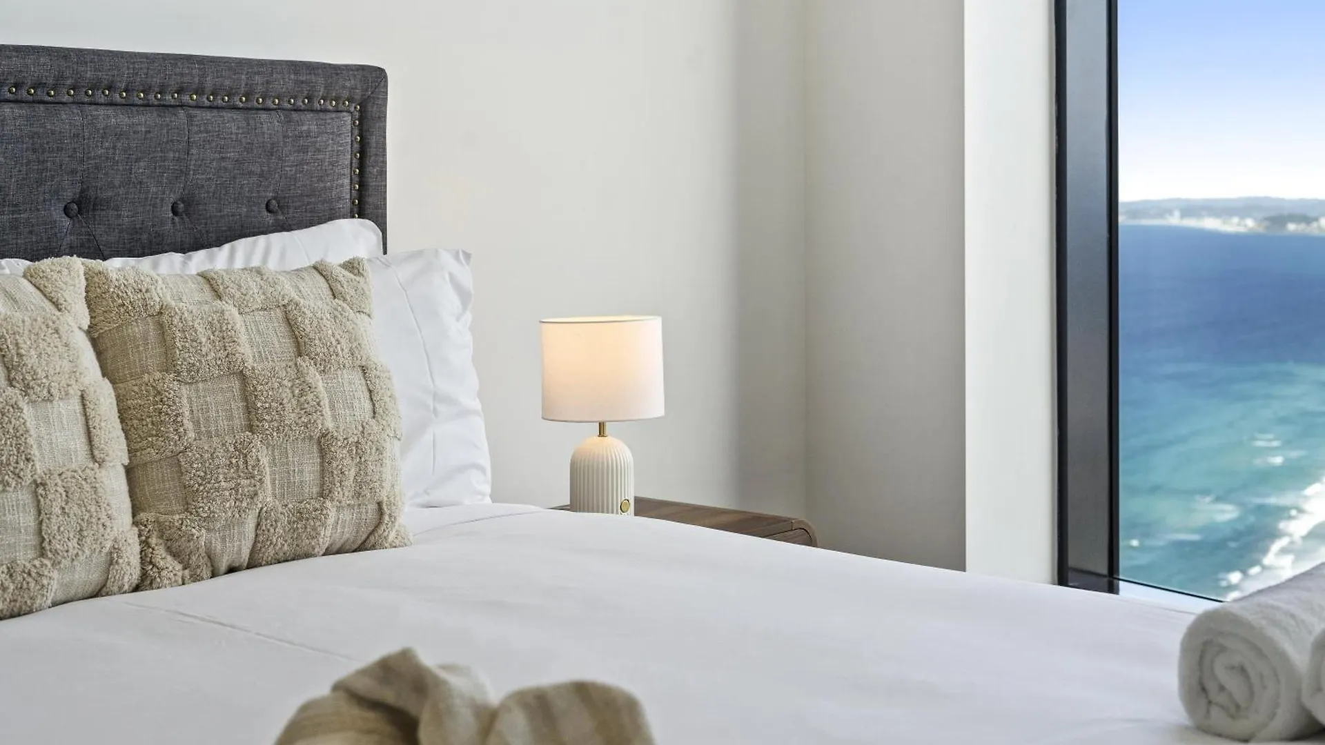 Luxury High Floor 3 Bedroom Unit With Ocean Views - Q Stay Gold Coast 0*,  Australia