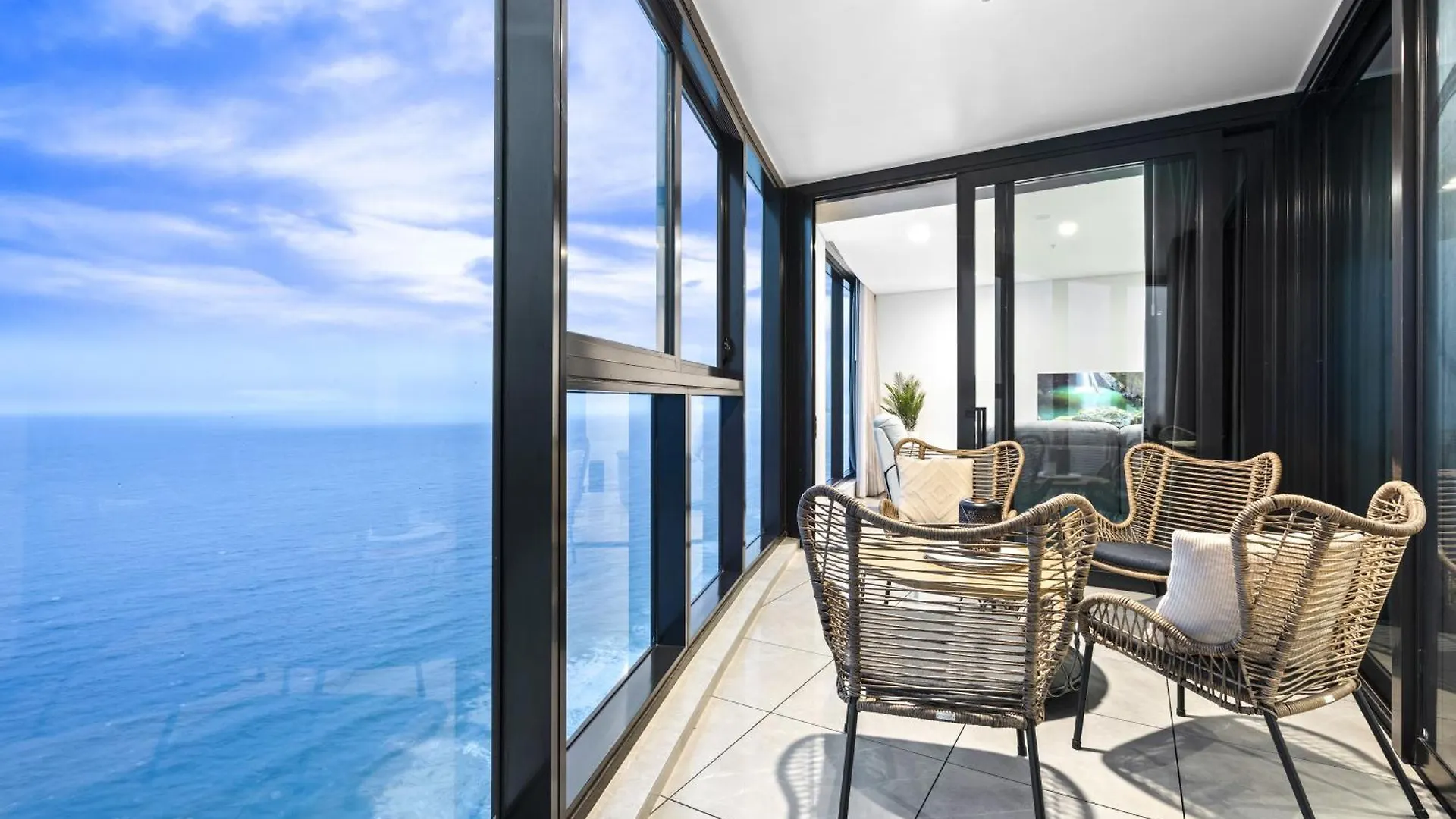 Luxury High Floor 3 Bedroom Unit With Ocean Views - Q Stay Gold Coast 0*,  Australia